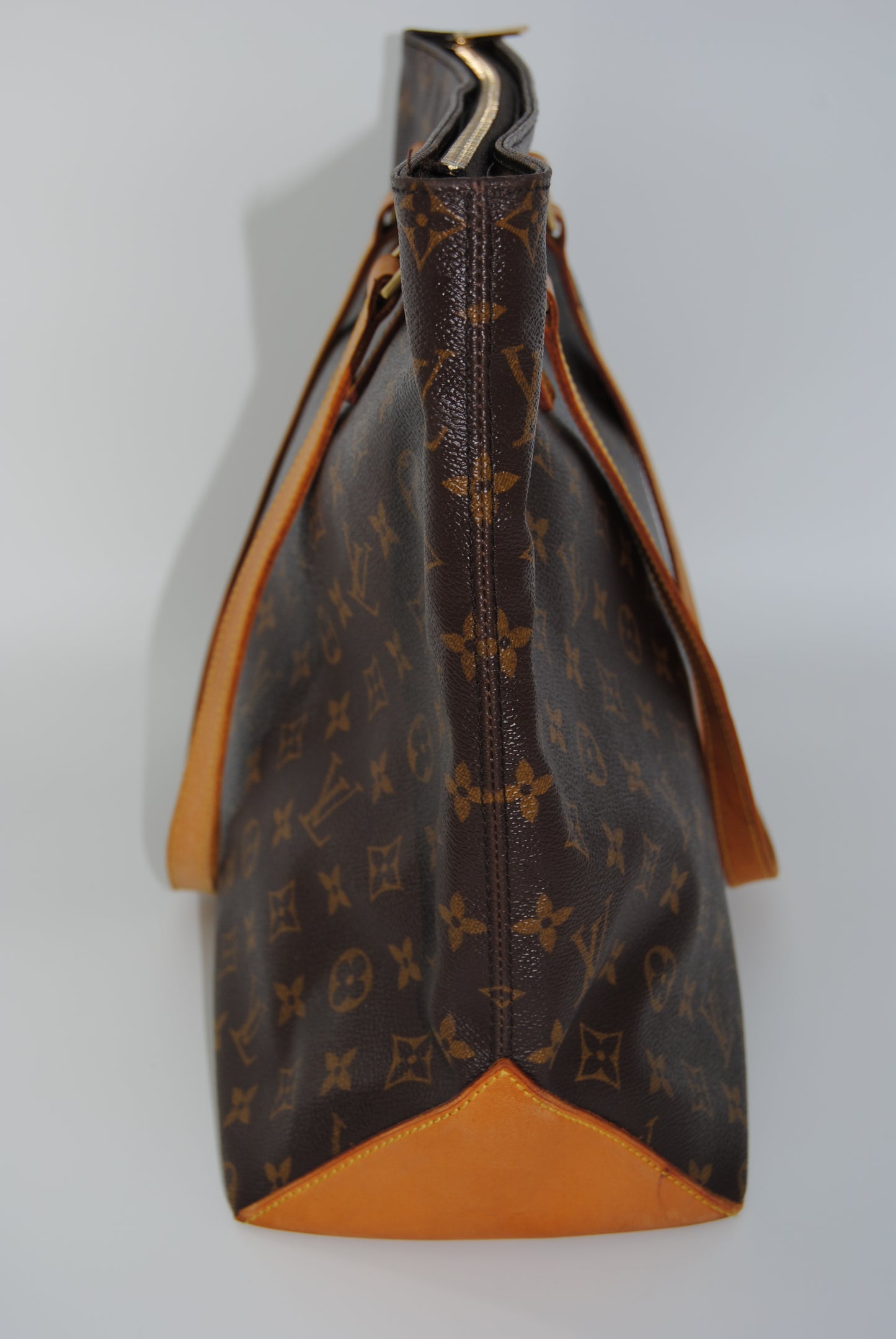 Louis Vuitton Monogram Cavas Mezzo MM