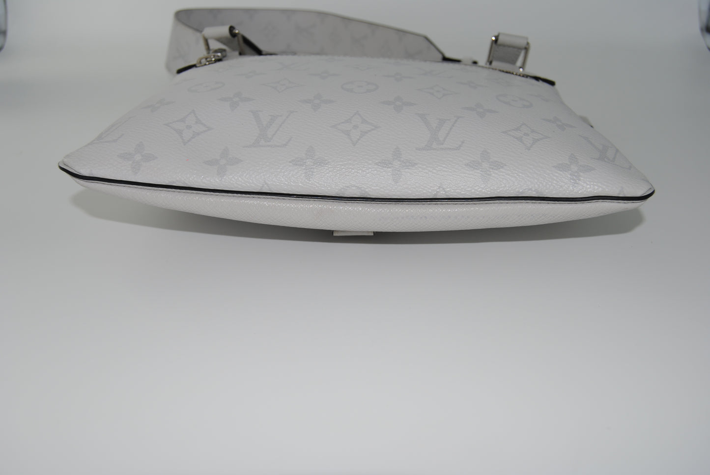 Louis Vuitton Taigarama Flap Messenger White
