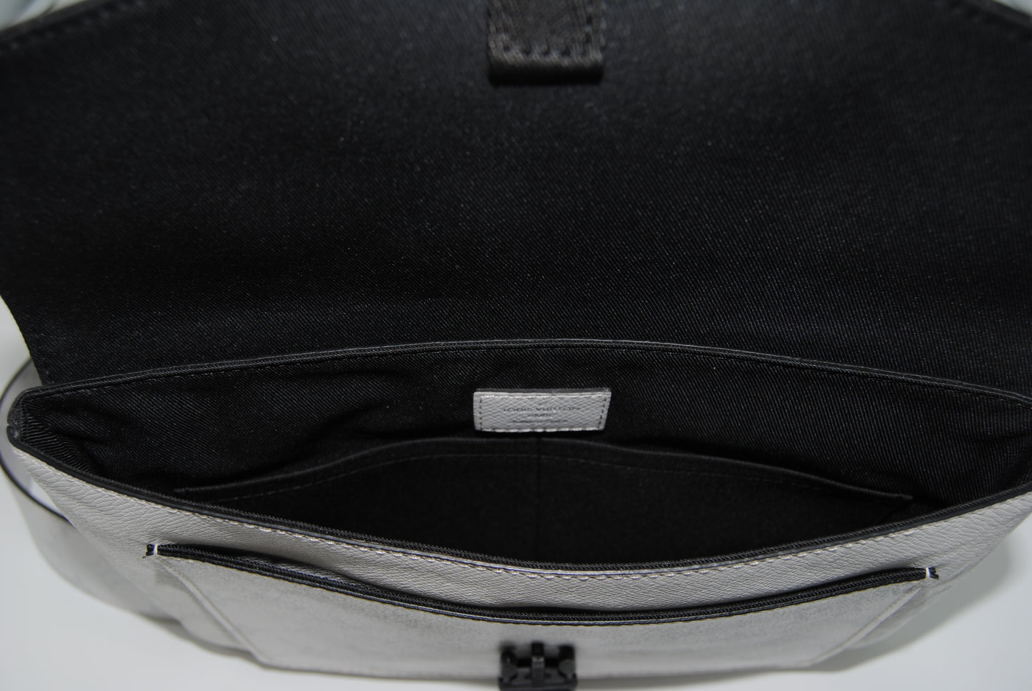 Louis Vuitton Taigarama Flap Messenger White