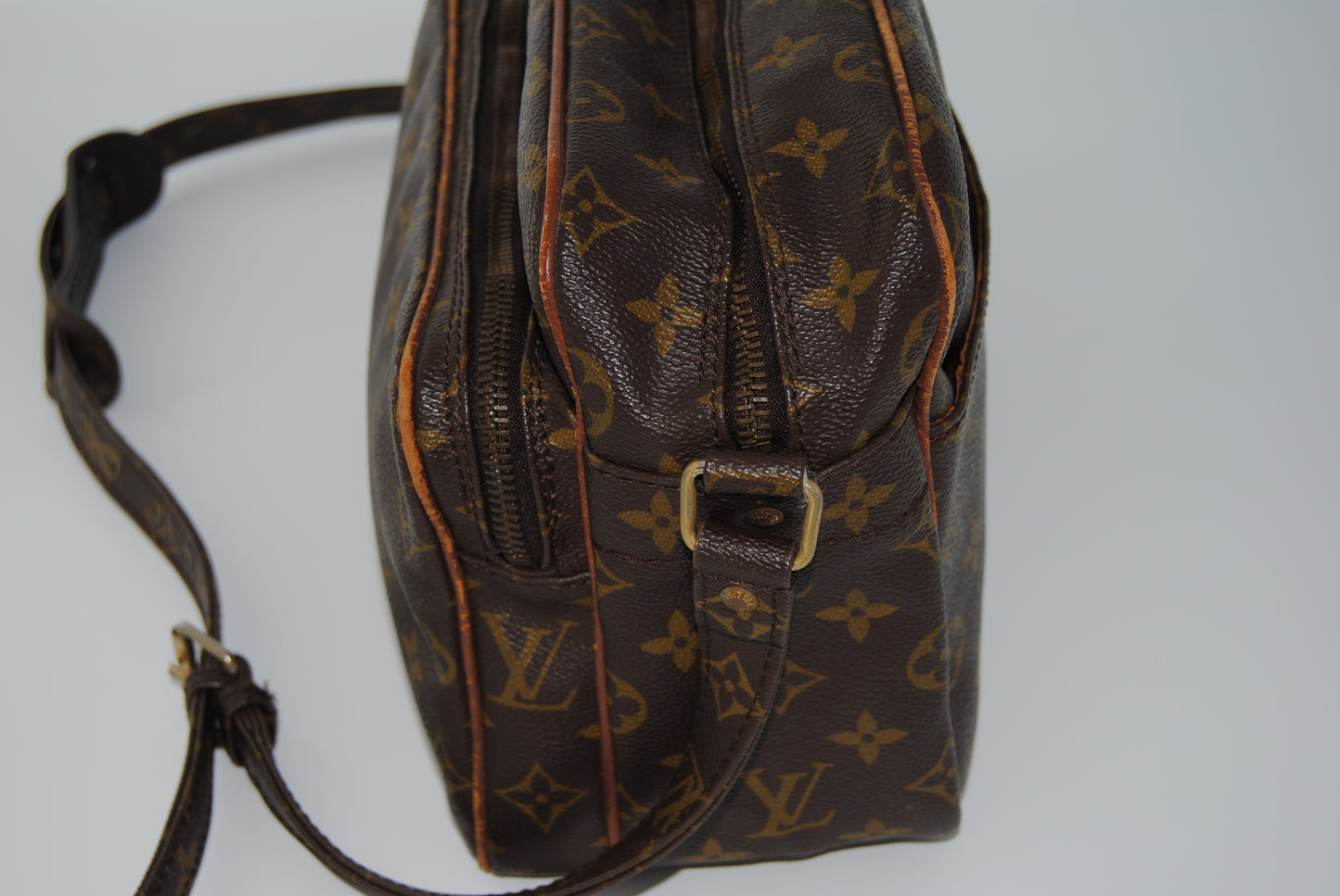 Louis Vuitton Nile Crossbody Monogram Bag Zip Messenger