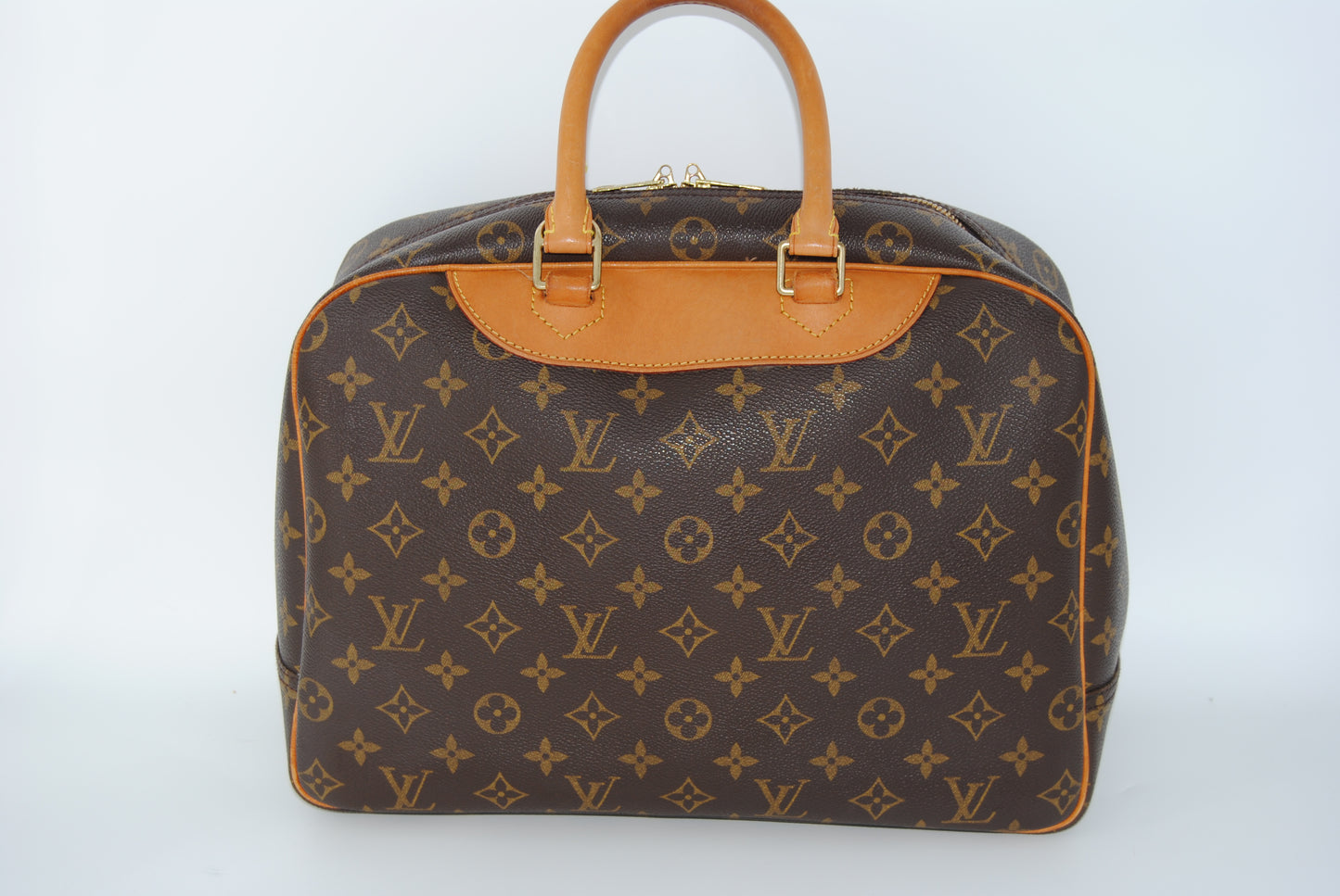 Louis Vuitton Monogram Alize 24