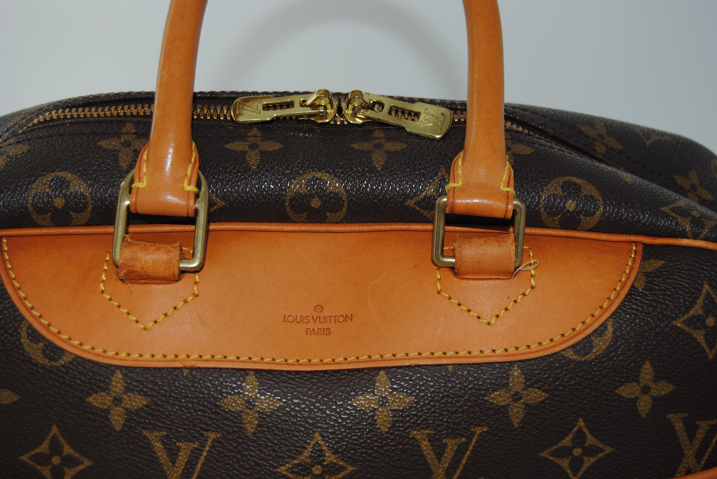 Louis Vuitton Monogram Alize 24