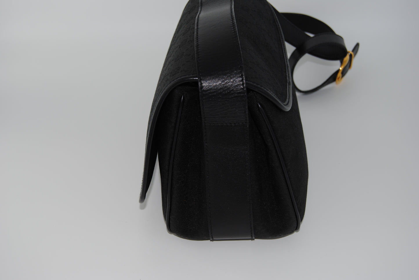 Gucci Canvas and Leather Black Shoulderbag Pre- Owned
