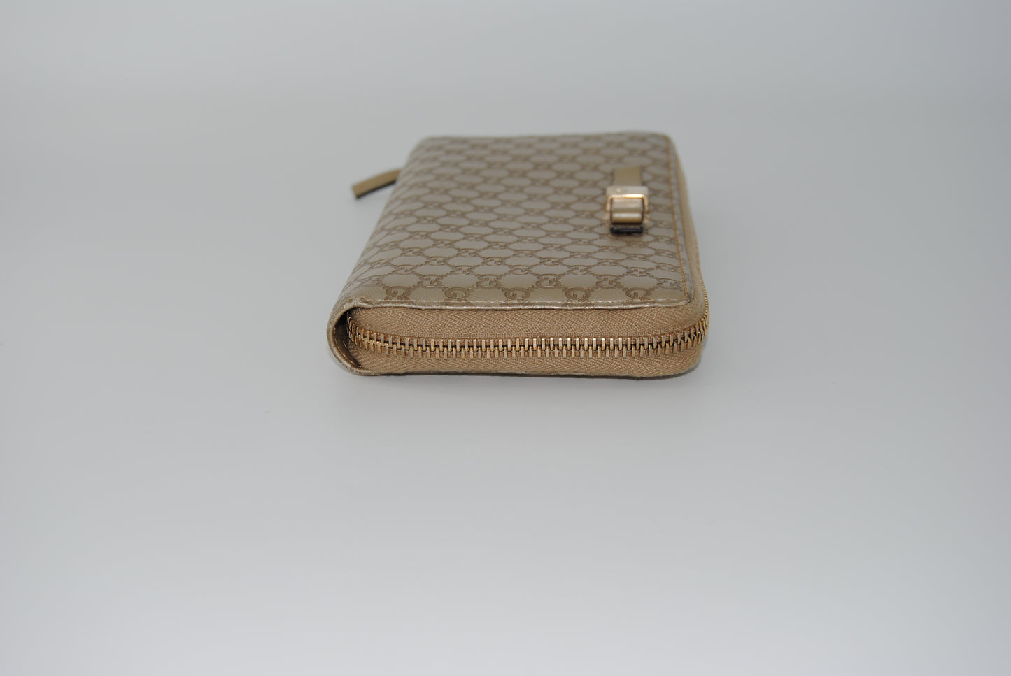 Gucci Metallic Microguccissima Bow Zip Around Wallet Golden Beige