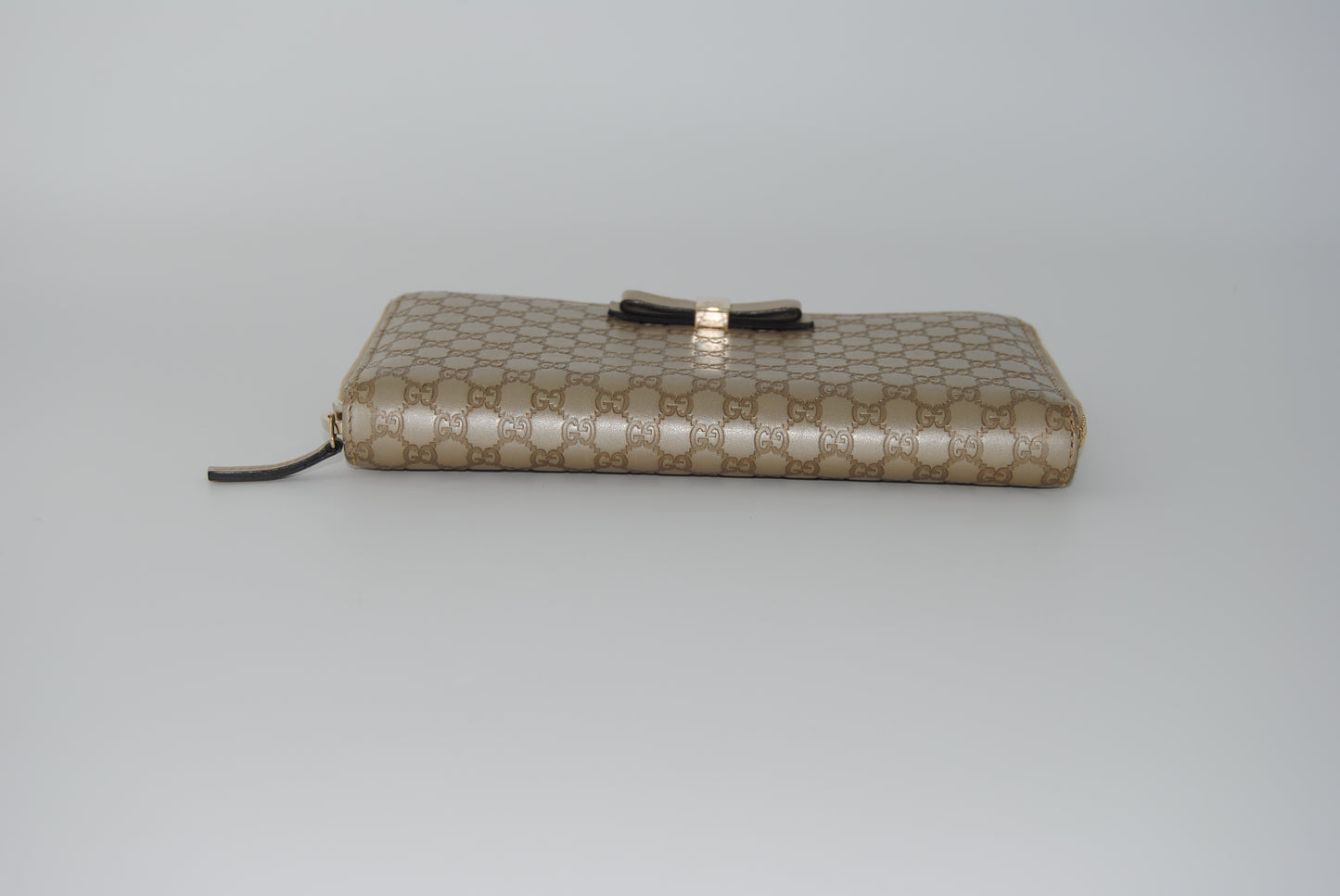 Gucci Metallic Microguccissima Bow Zip Around Wallet Golden Beige