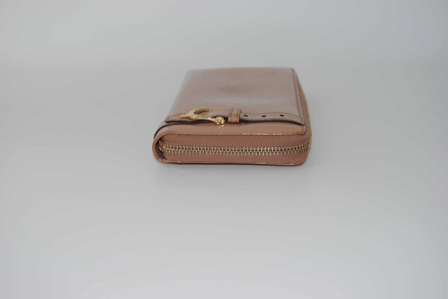 Gucci Microguccissima Patent Leather Zip Around Beige Wallet Pre Owned