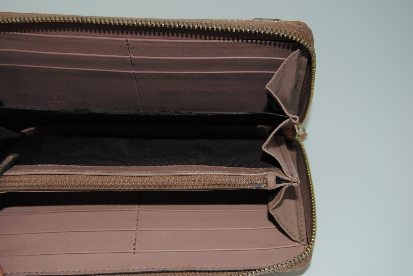 Gucci Microguccissima Patent Leather Zip Around Beige Wallet Pre Owned
