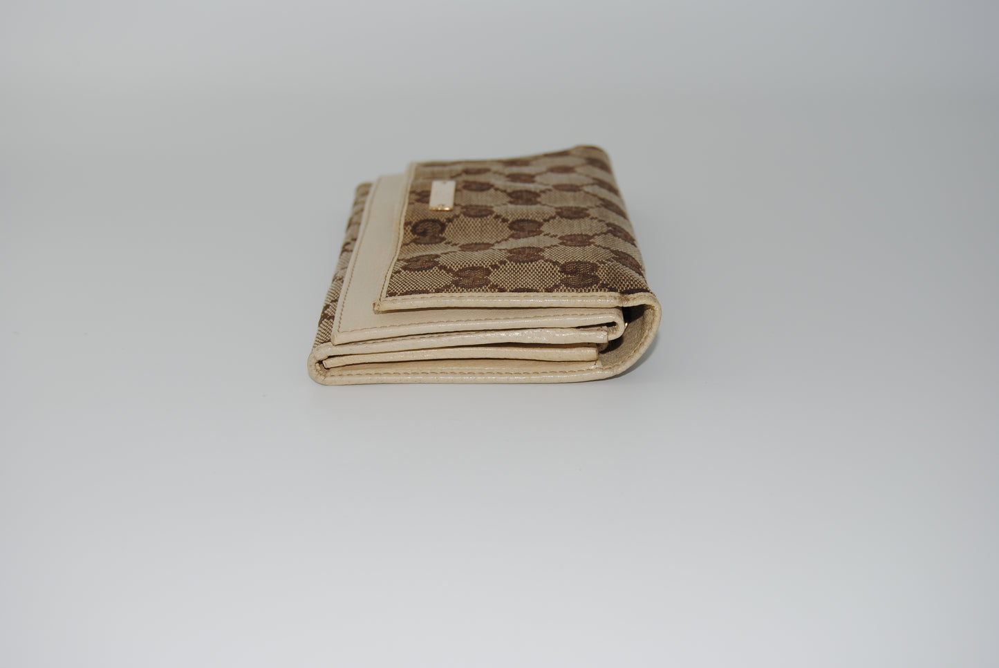 Gucci Monogram Metal Bar Continental Flap Wallet Off White