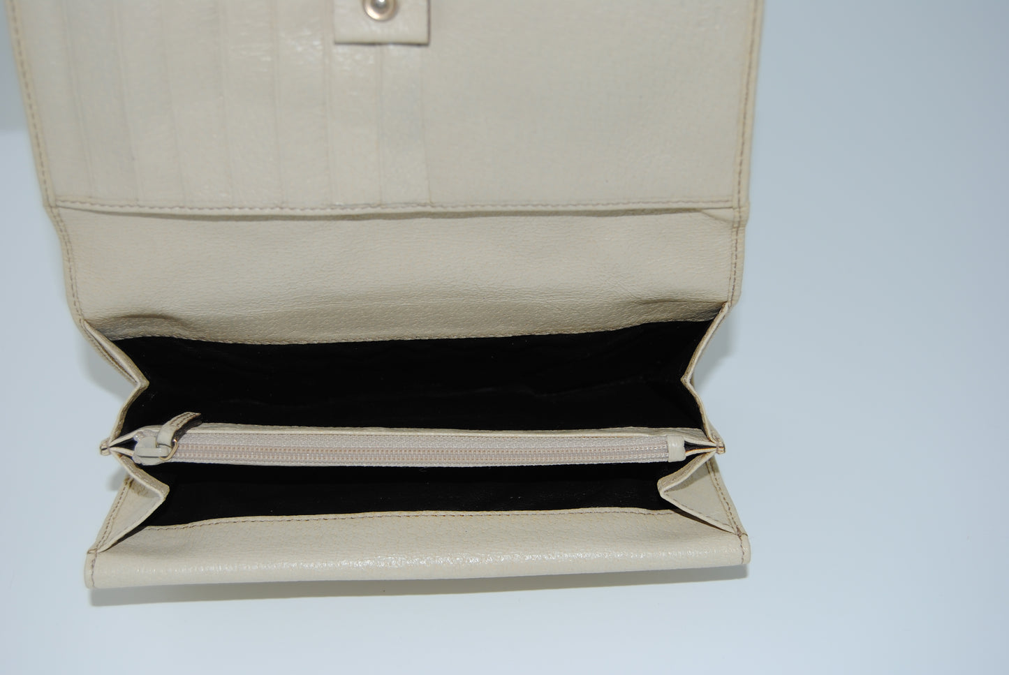 Gucci Monogram Metal Bar Continental Flap Wallet Off White
