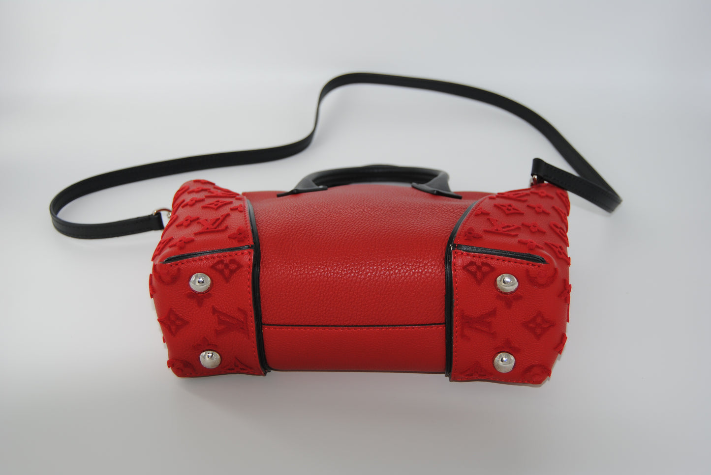 Louis Vuitton Cerise Veau Cachemire Calfskin