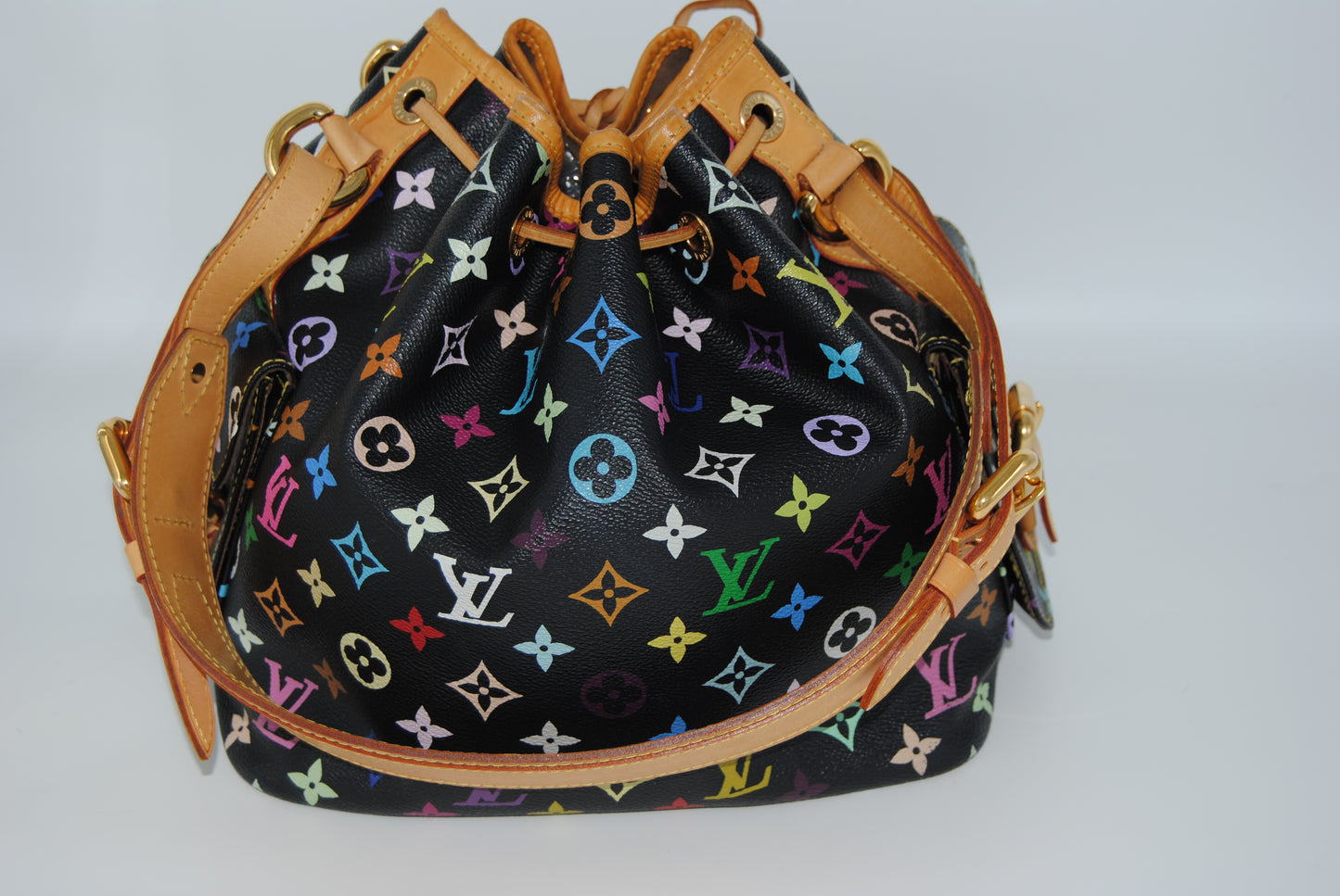 Noe PM Murakami Bucket