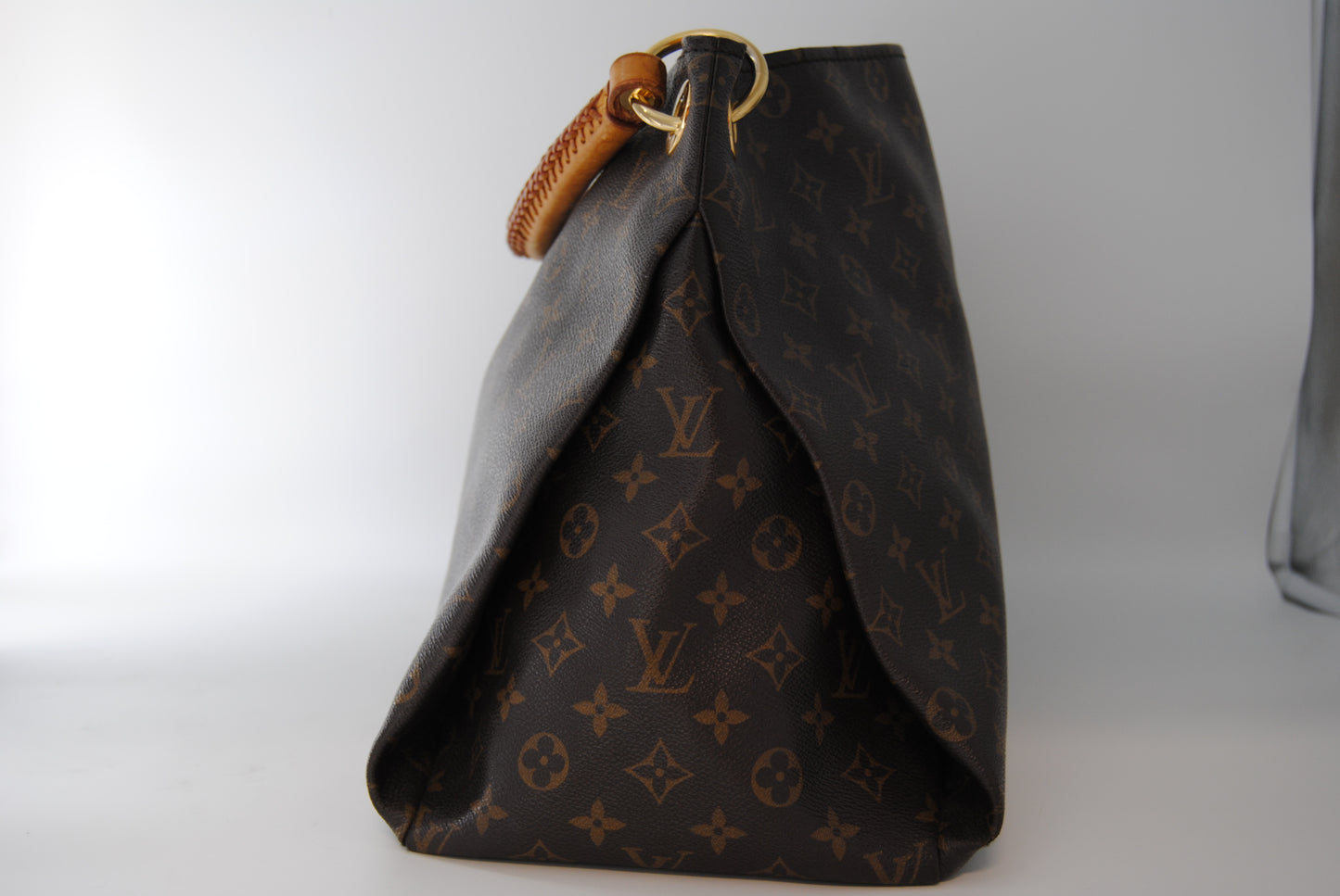 Louis Vuitton Artsy Handbag Monogram Canvas MM