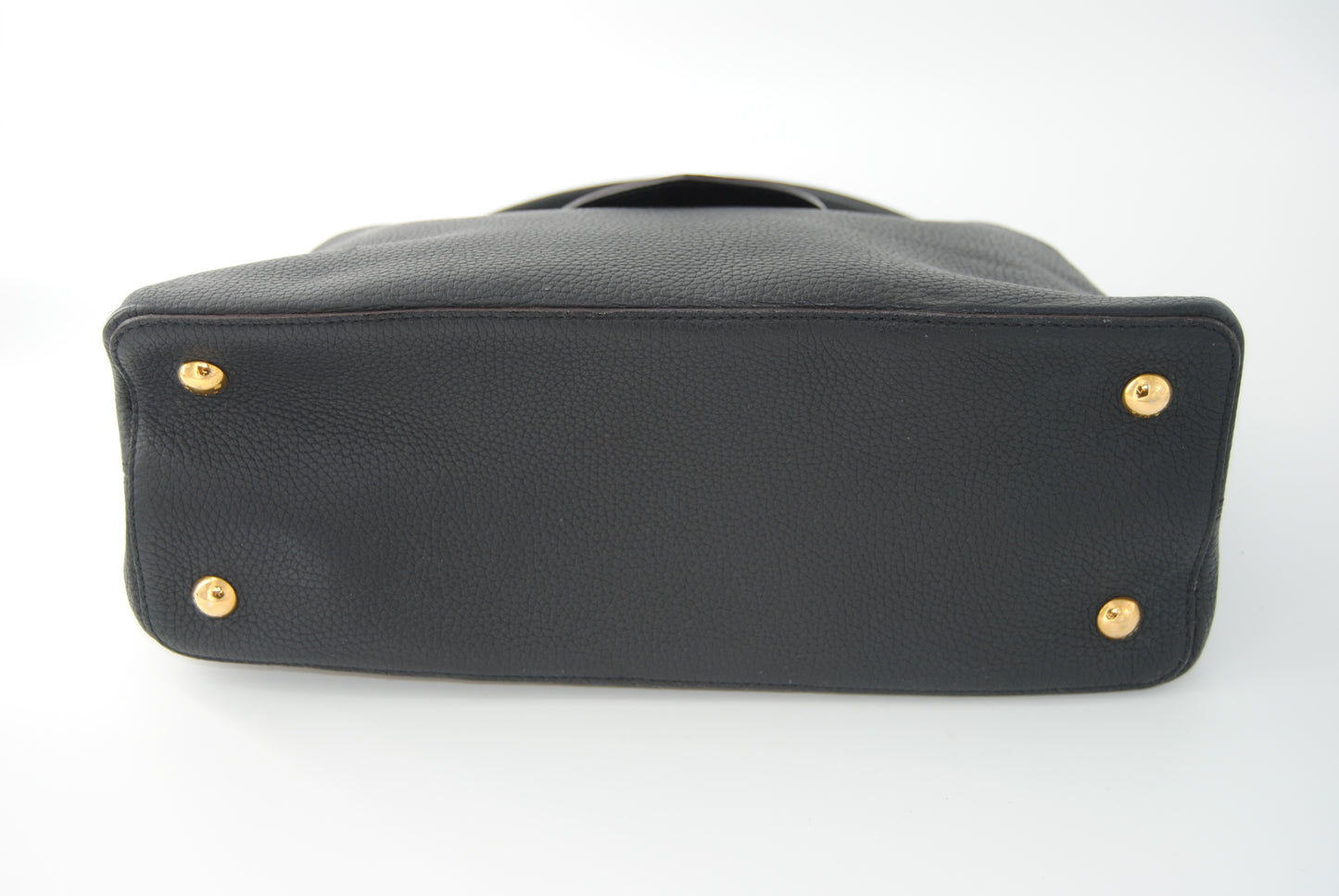 Louis Vuitton Taurillon Capucines MM Black