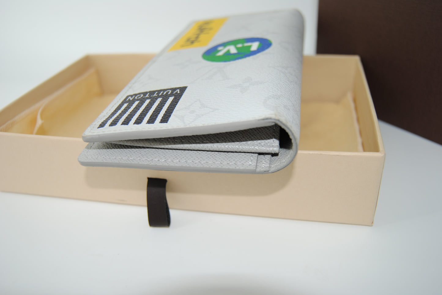 Louis Vuitton Monogram Stickers Brazza Wallet White