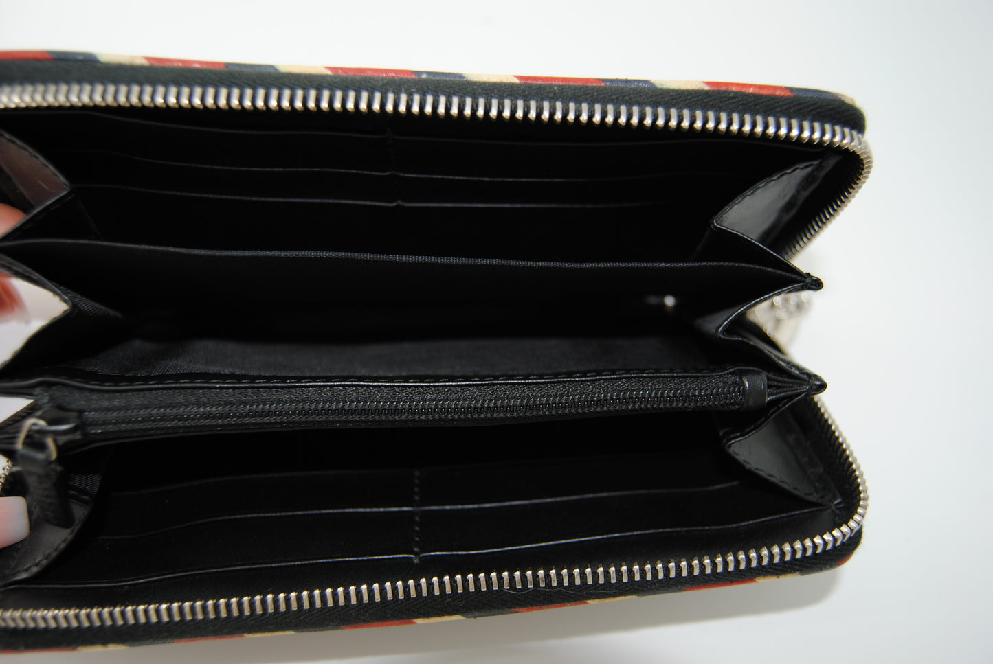 Gucci Wallet Zippy GG Supreme Night Courrier