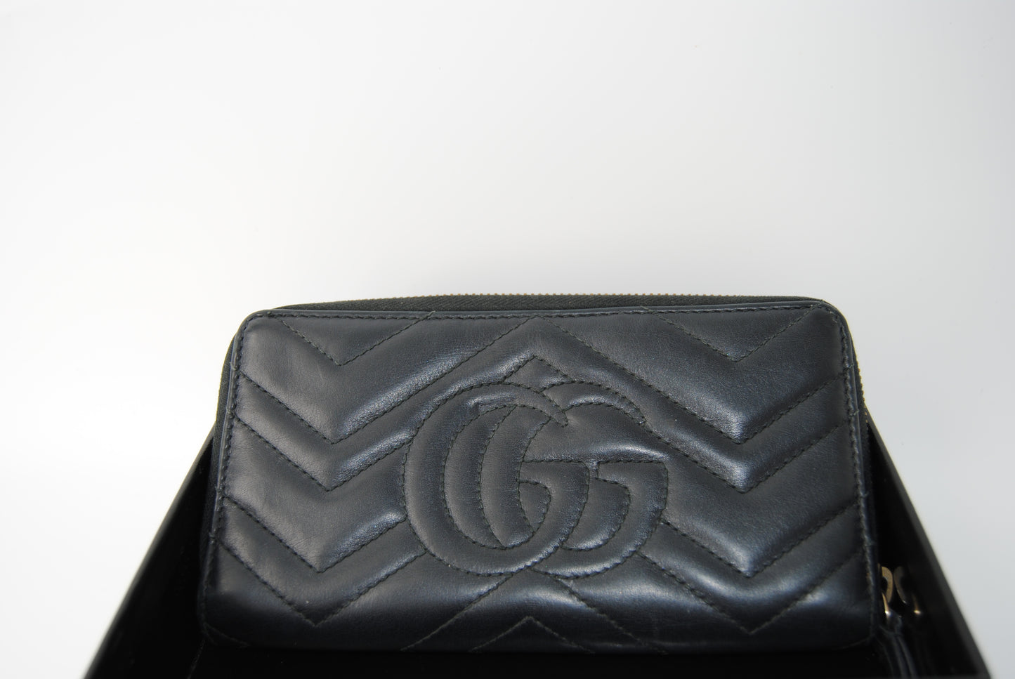 Gucci GG Marmont Zip Around Wallet Matelasse Leather