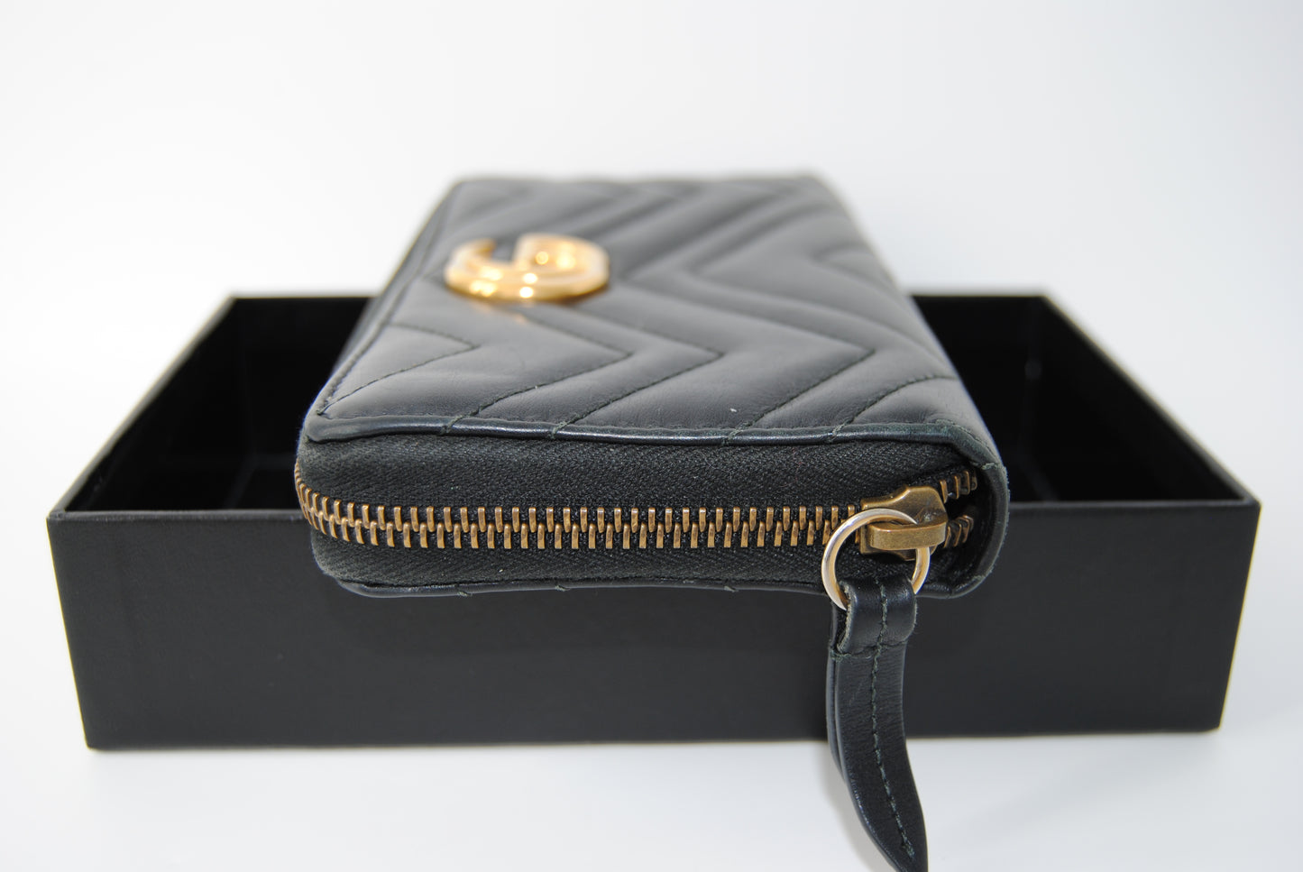 Gucci GG Marmont Zip Around Wallet Matelasse Leather