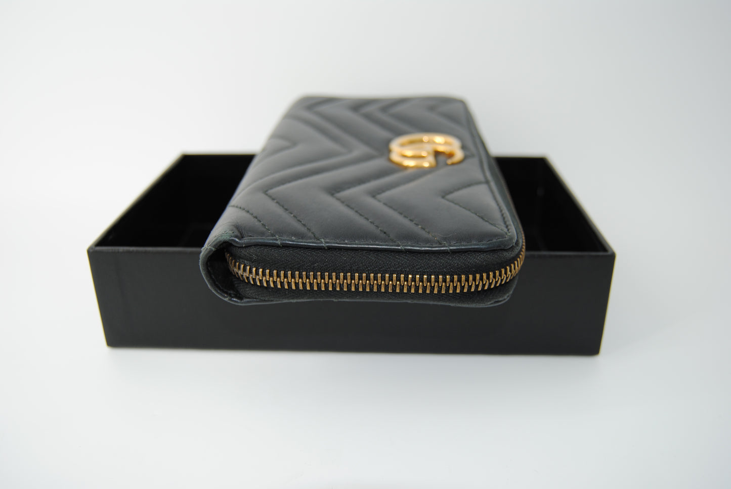 Gucci GG Marmont Zip Around Wallet Matelasse Leather
