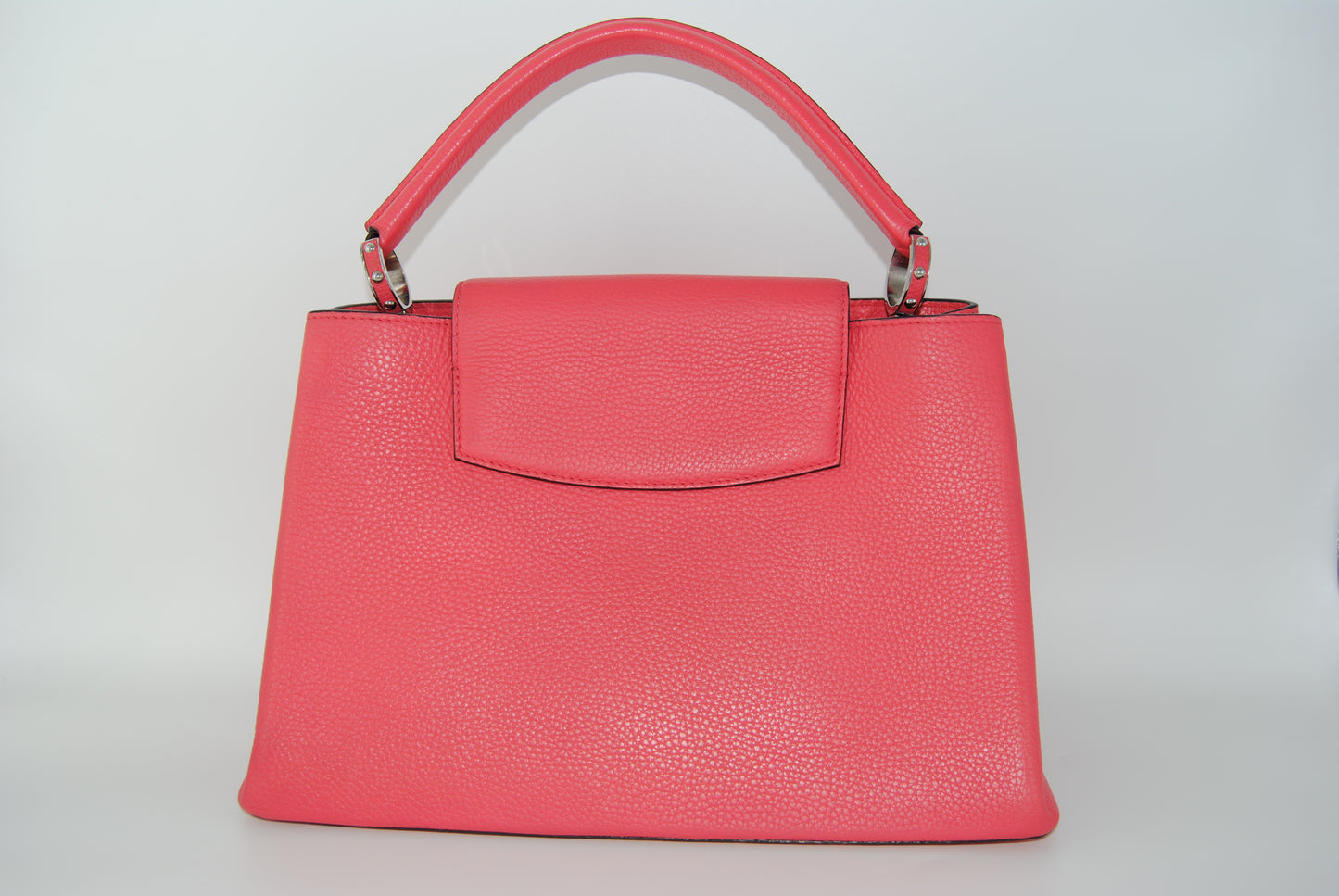 Louis Vuitton Taurillon Capucines MM Coral