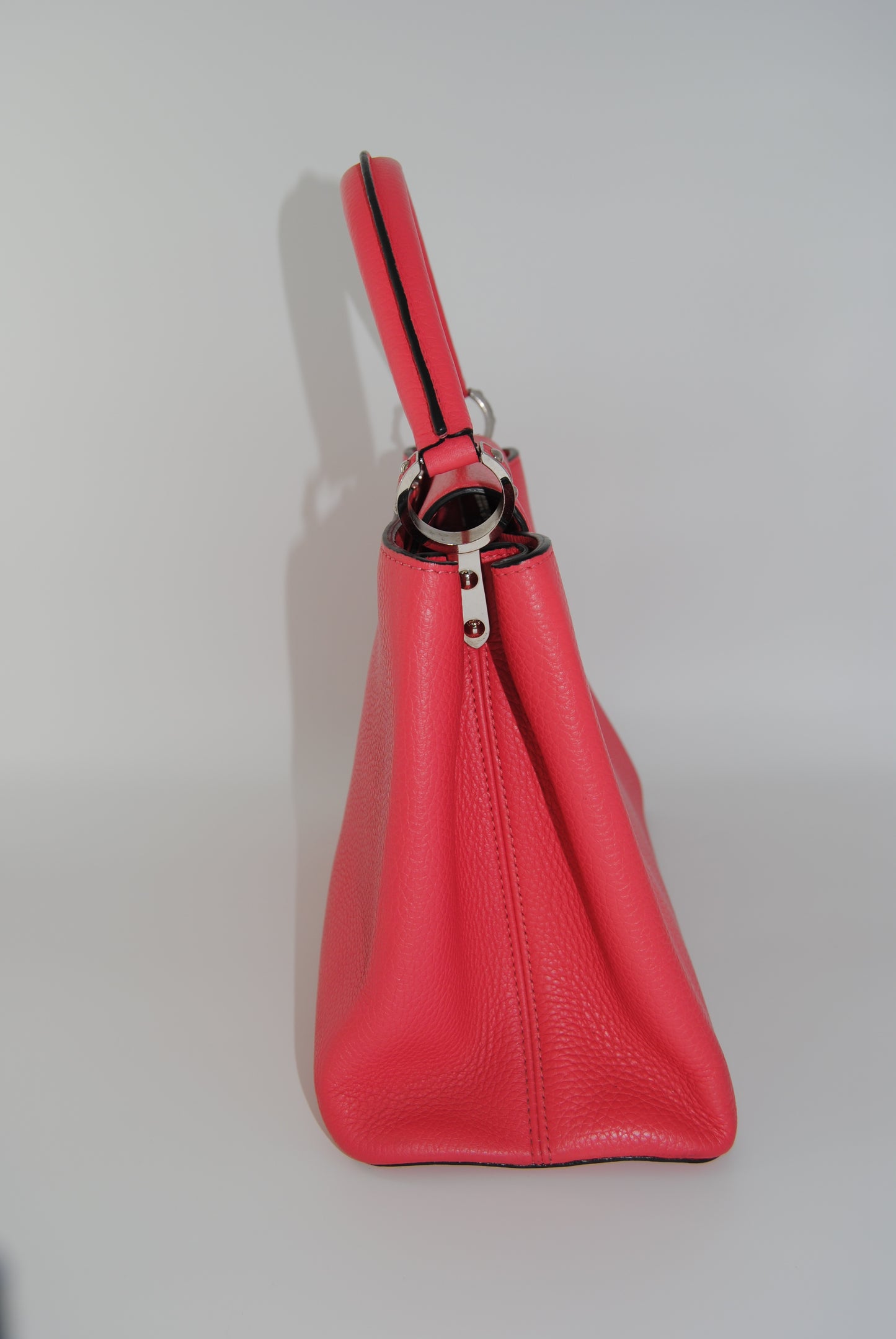 Louis Vuitton Taurillon Capucines MM Coral