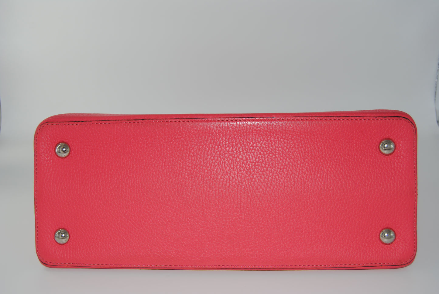 Louis Vuitton Taurillon Capucines MM Coral