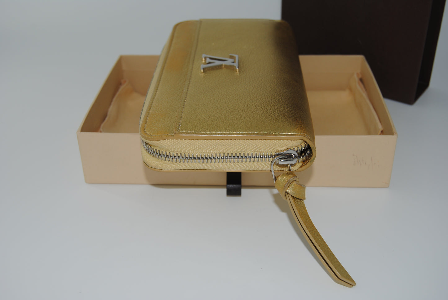 Louis Vuitton Zippy Lockme Round Long Wallet Gold