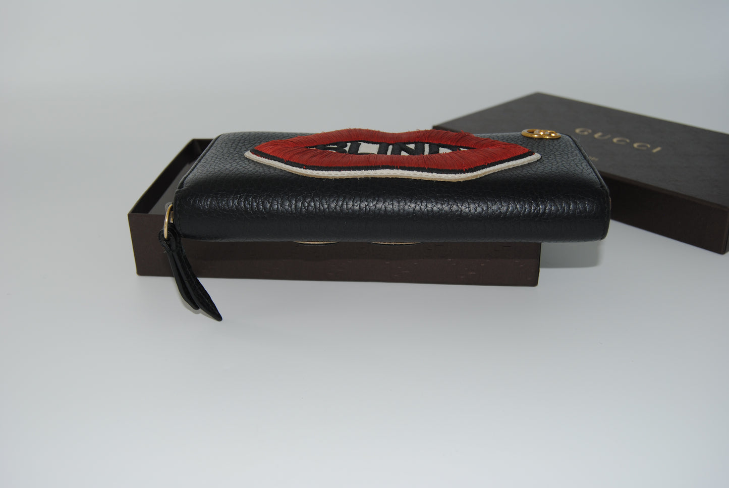 Gucci Leather Kiss Wallet Pre Owned