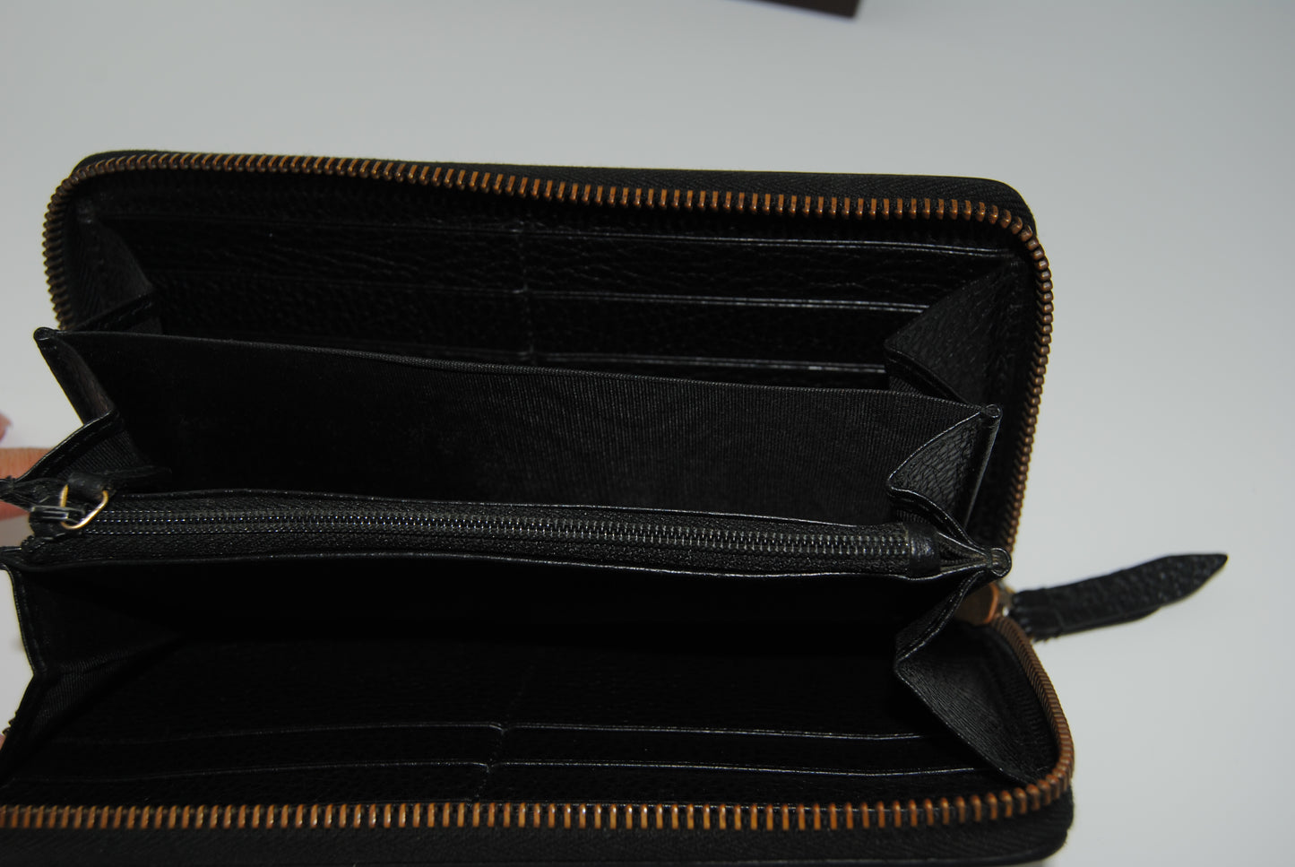 Gucci Leather Kiss Wallet Pre Owned