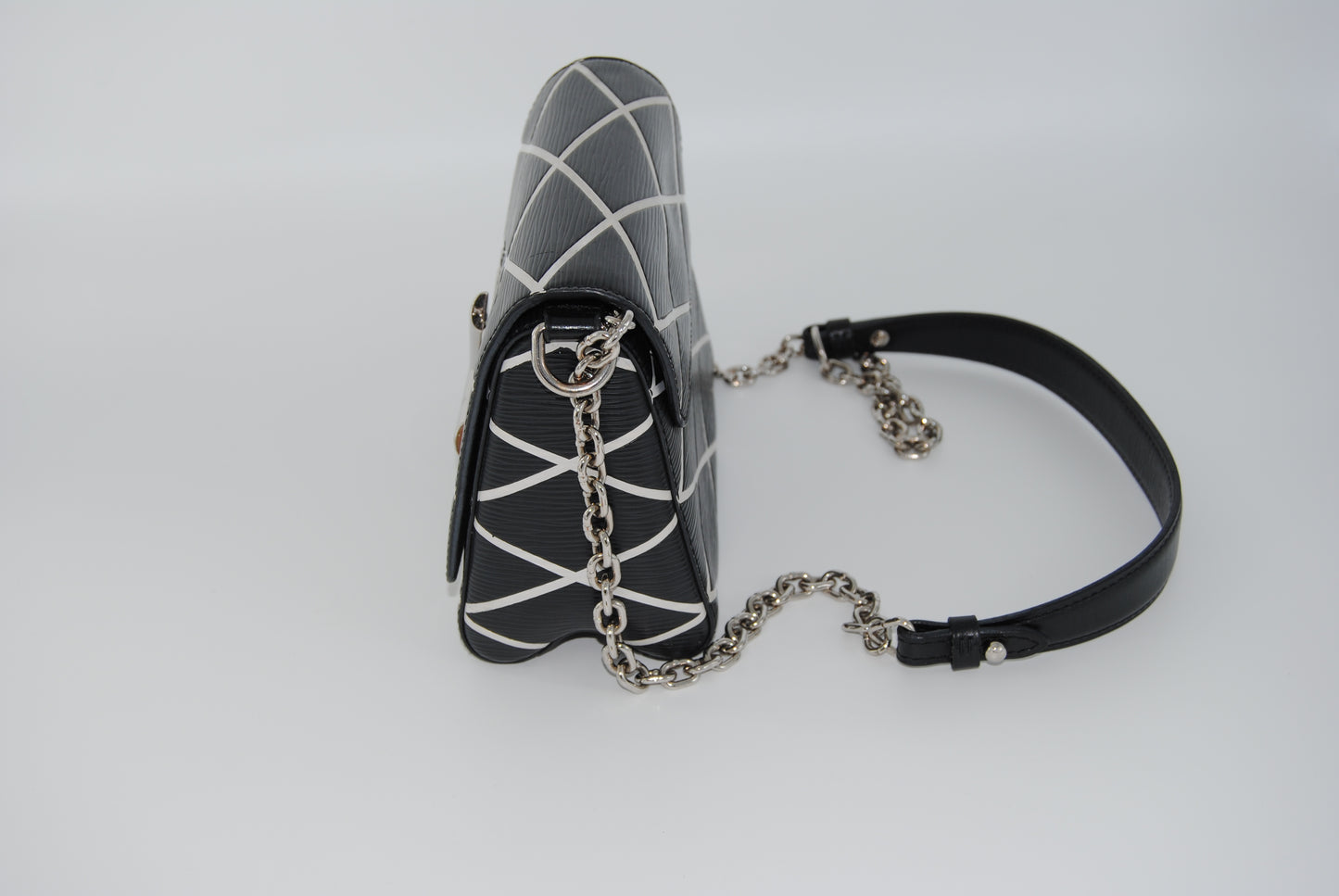 Louis Vuitton Epi Malletage Twist Shoulder Bag PM Black