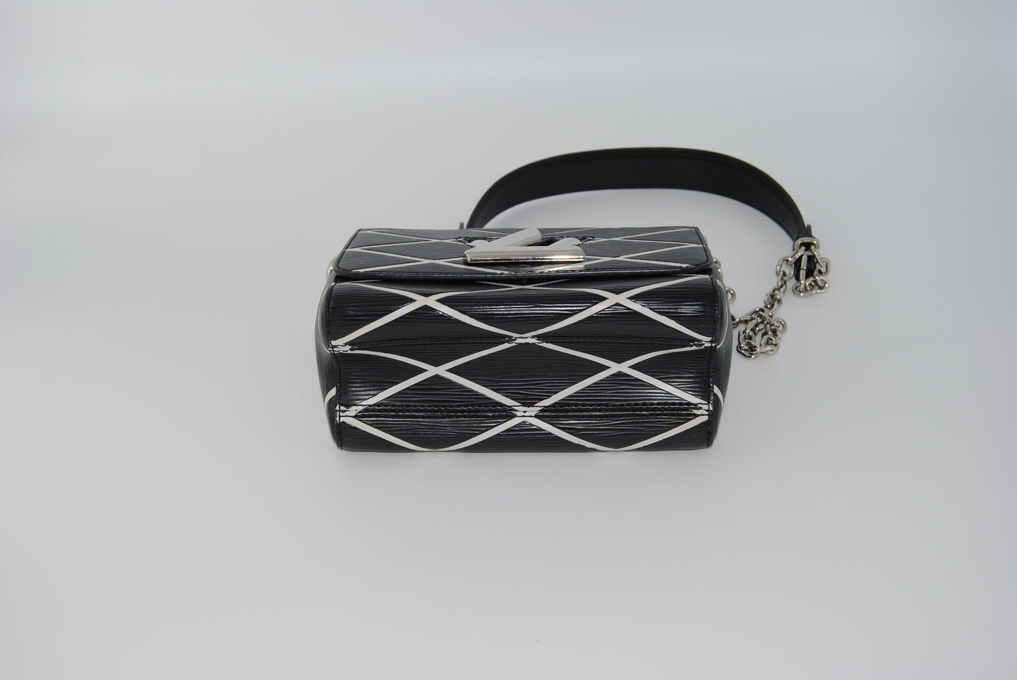 Louis Vuitton Epi Malletage Twist Shoulder Bag PM Black