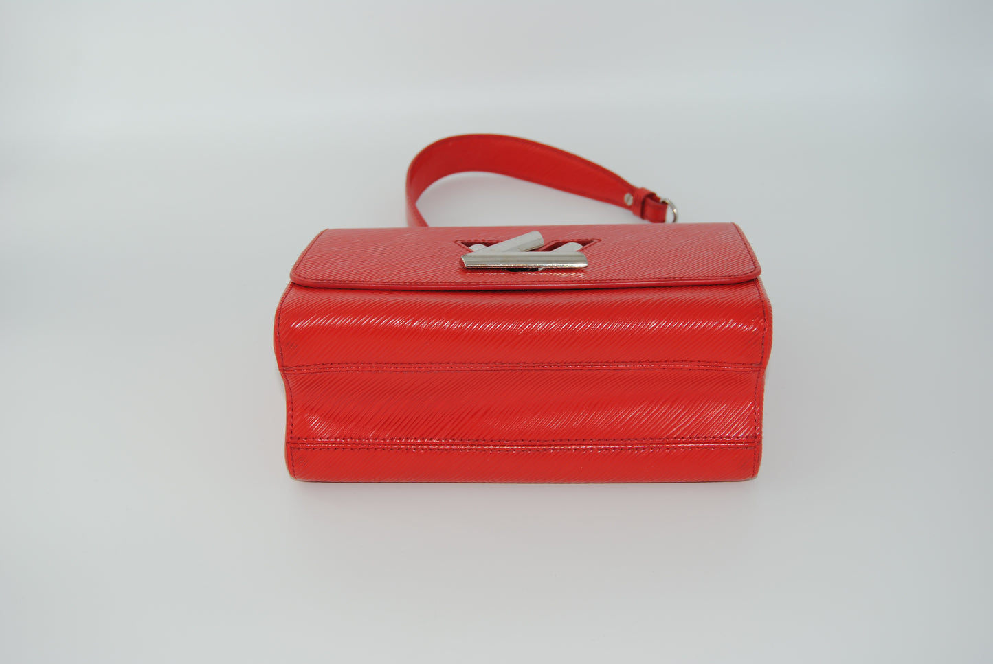 Louis Vuitton Epi Twist Shoulder Bag MM Coquelicot Red