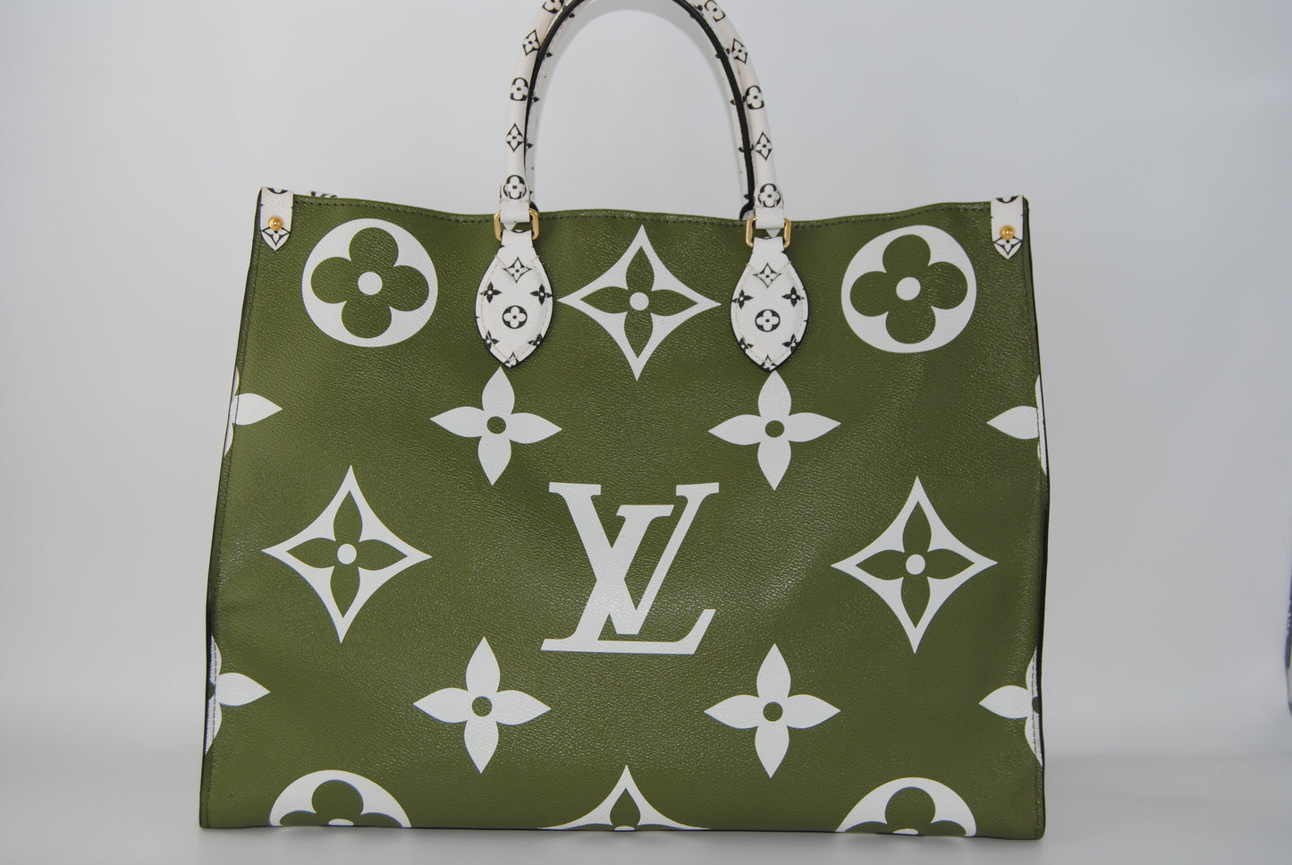 Louis Vuitton Monogram Coated Canvas OnTheGo GM