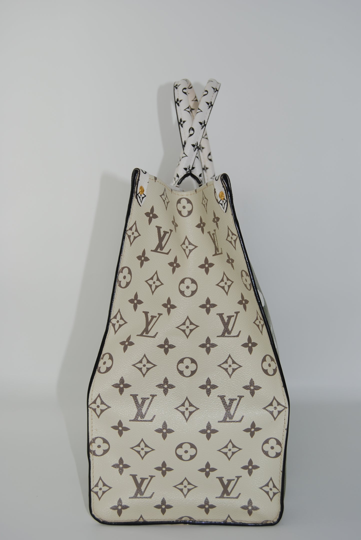 Louis Vuitton Monogram Coated Canvas OnTheGo GM