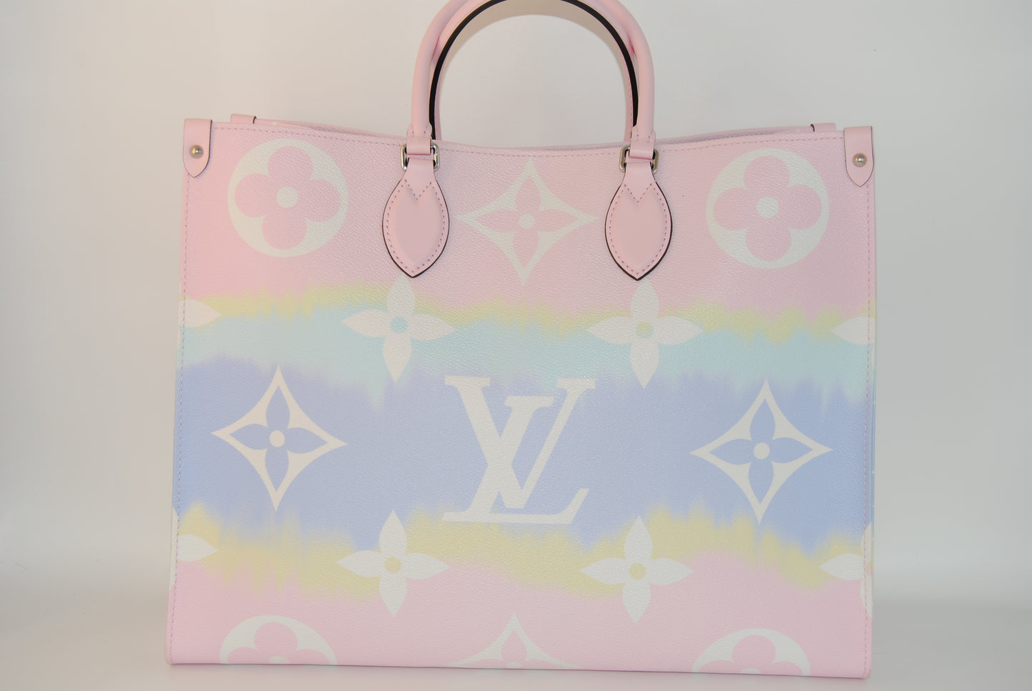 Louis Vuitton Escale OnTheGo GM Pastel