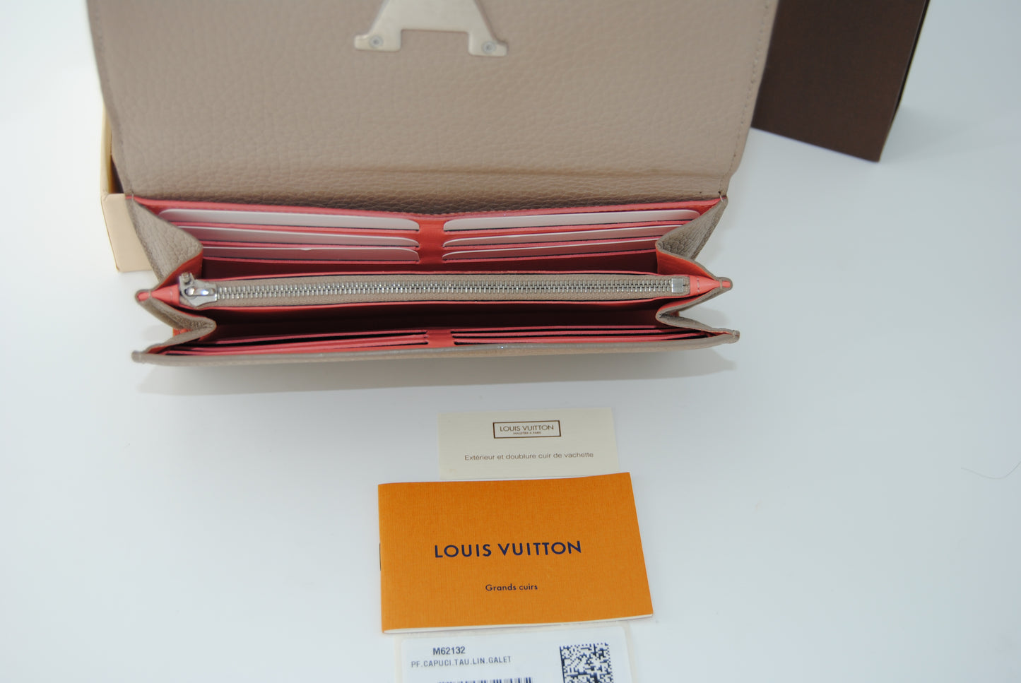 Louis Vuitton Capucines Wallet Pre Owned
