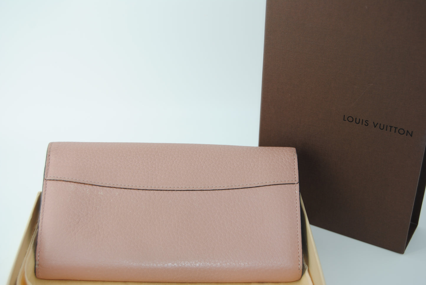 Louis Vuitton Taurillon Capucines Wallet Magnolia
