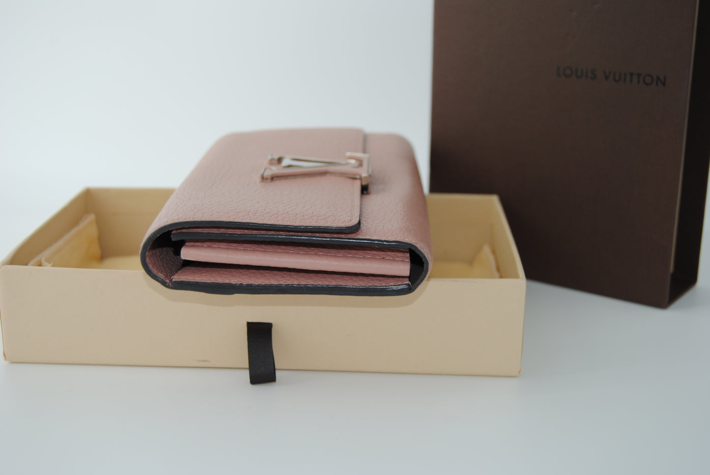 Louis Vuitton Taurillon Capucines Wallet Magnolia