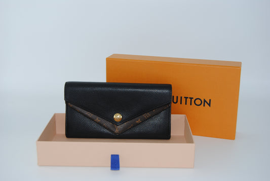 Louis Vuitton Wallet Continental Double V