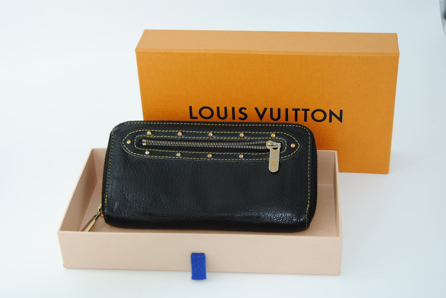 Suhali Leather Zippy Long Wallet Black Gold limited edition