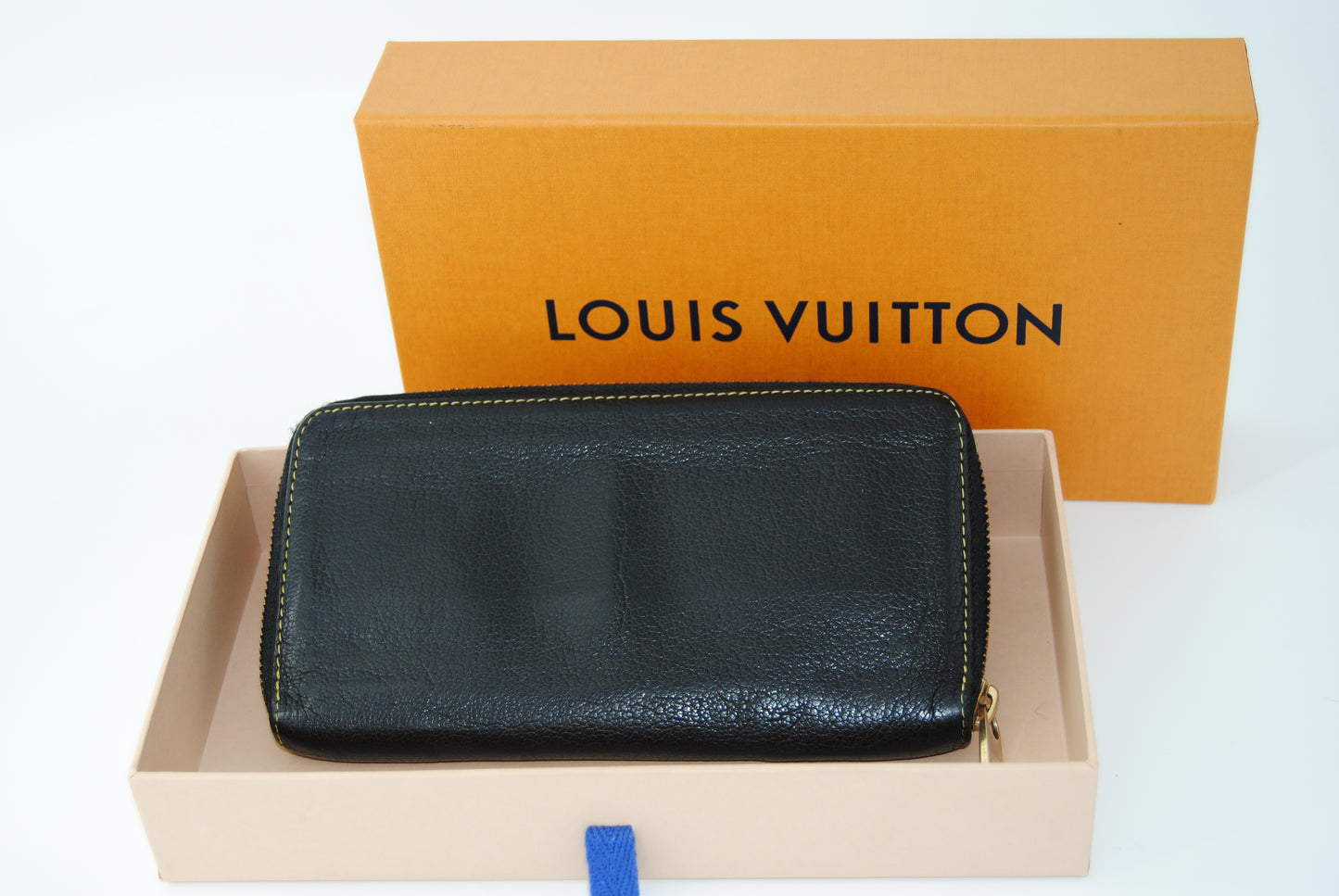 Suhali Leather Zippy Long Wallet Black Gold limited edition